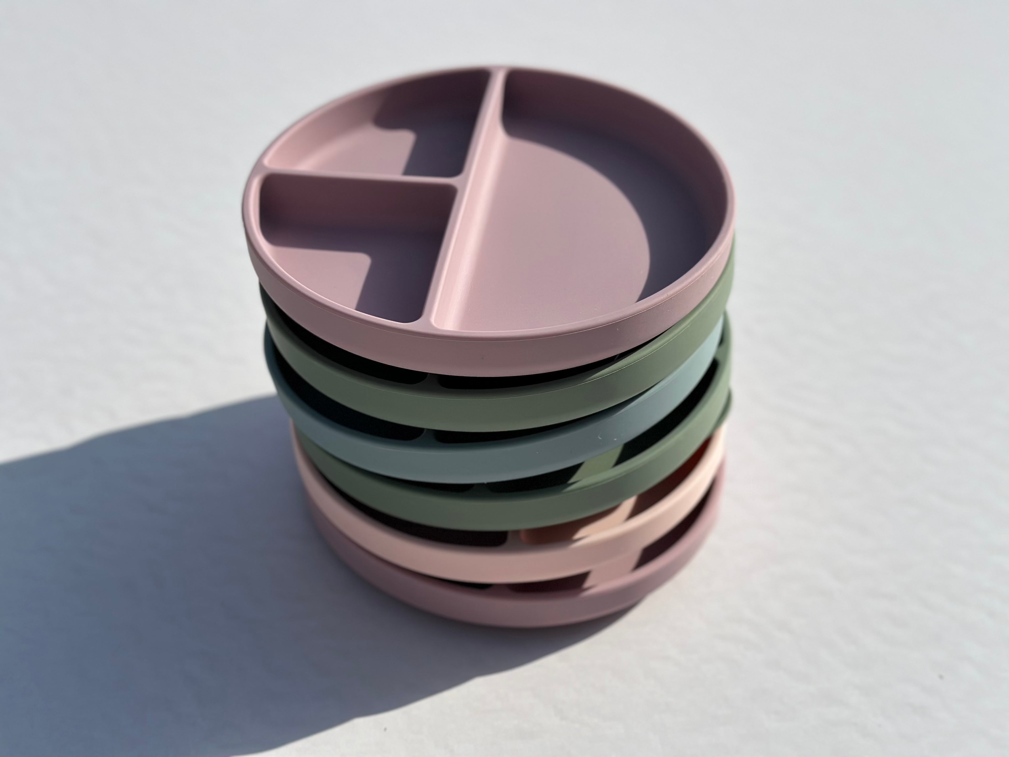 Silikonski krožnik z vakumskim dnom in pokrovom